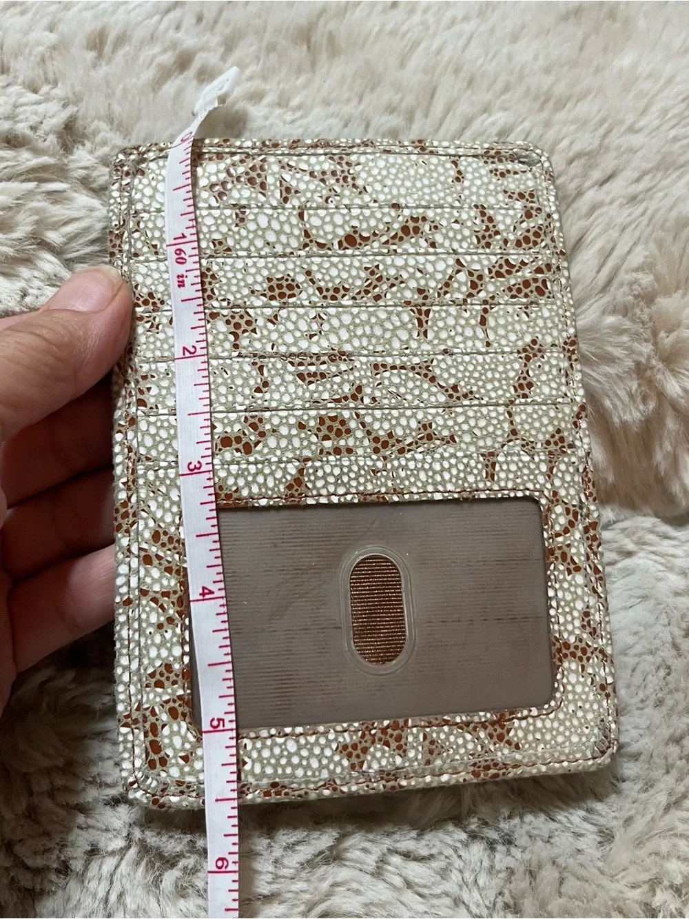 HOBO White and Brown Textured Card Holder with ID Window 02-31